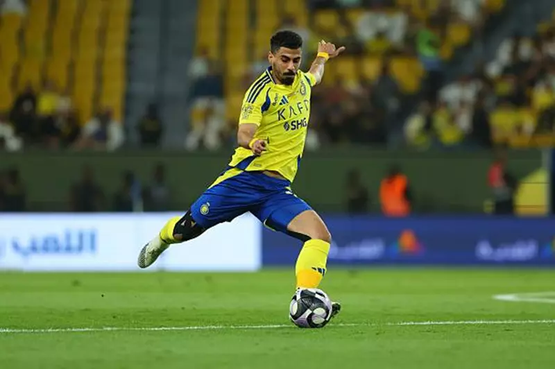 صفقة مدوية قبل كأس العالم للأندية: الهلال يتعاقد مع لاجامي من النصر