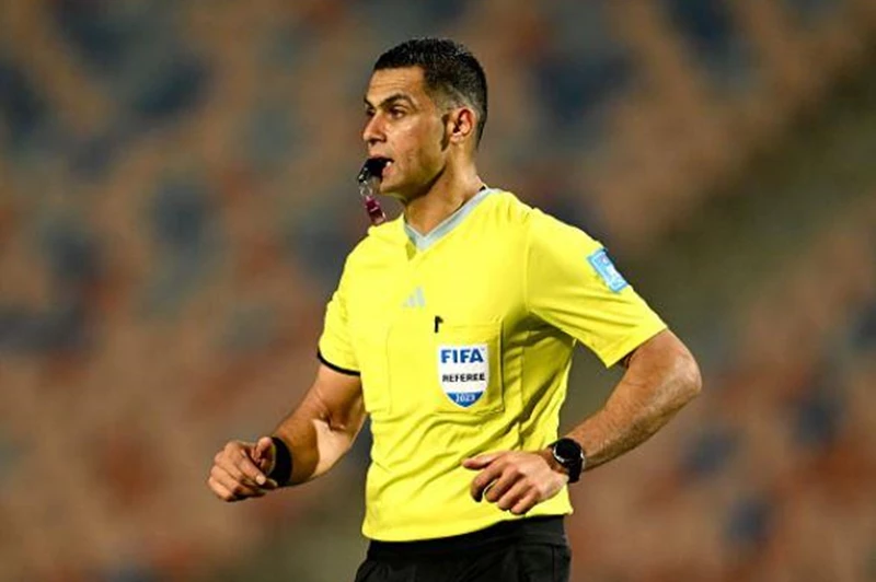 معروف يتولى مسؤولية إدارة مواجهة بيراميدز وسيراميكا في صراع اللقب بالدوري