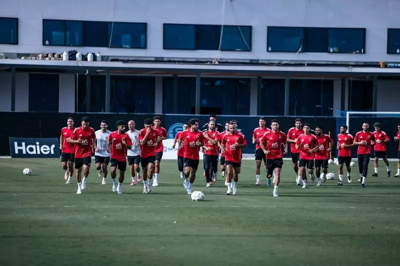 لاعبان متبقيان: الموعد النهائي لاكتمال قائمة الأهلي للمشاركة في كأس العالم للأندية