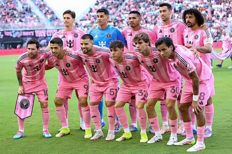 مجموعة Inter Miami تستعد لمواجهة الأهلي بتشكيلة متجددة تشمل إضافة نجم يوناني بدلاً من ألبا!